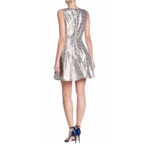 Alice + Olivia Cutout Metallic Jacquard Fit & Flare Mini Dress Black Size 2 $440 - Picture 3 of 11